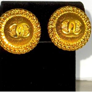 Chanel Gold Clip  Earrings Approx 1.2’